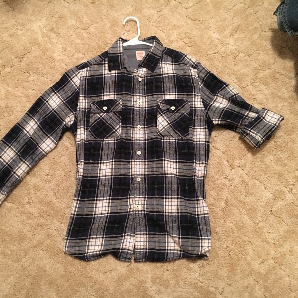 Mossimo Flannel Athletic Fit, Size Medium